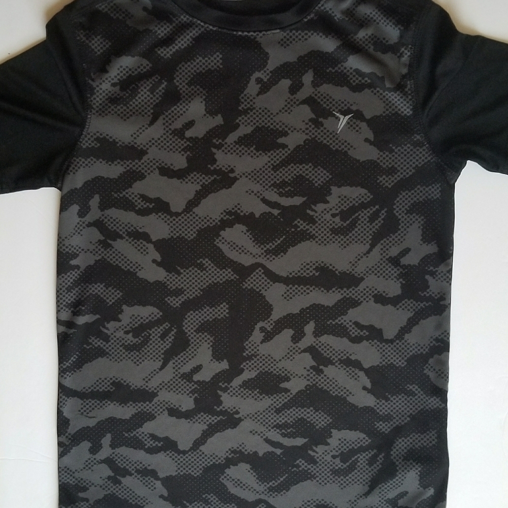 Boys Old navy Active Shirt, size 8